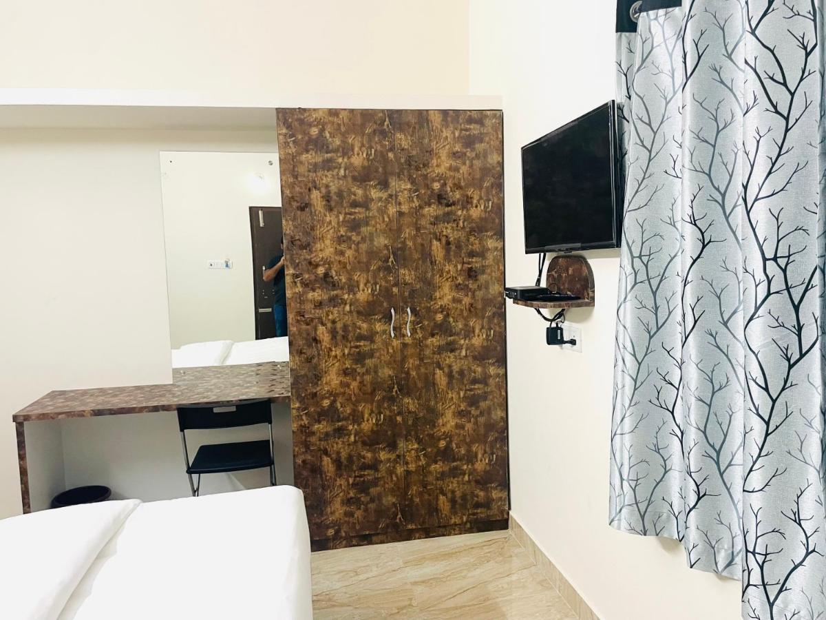 Lsr Service Apartments Tirupati Exterior photo