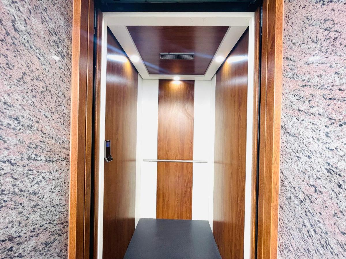Lsr Service Apartments Tirupati Exterior photo